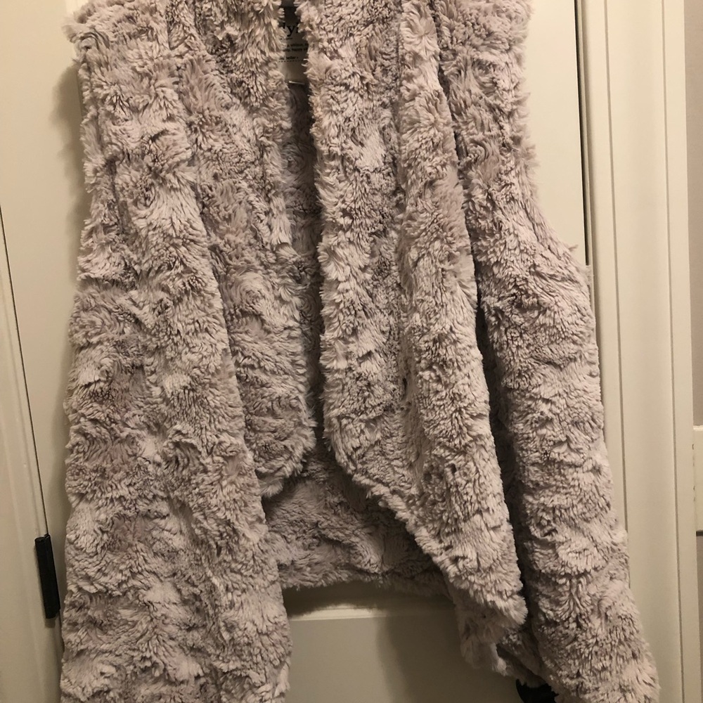 Dylan Plush XL Faux Fur Vest in Cream & Taupe